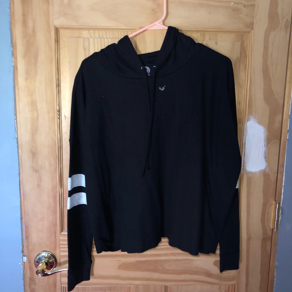 Tops - Picture 3 of 8